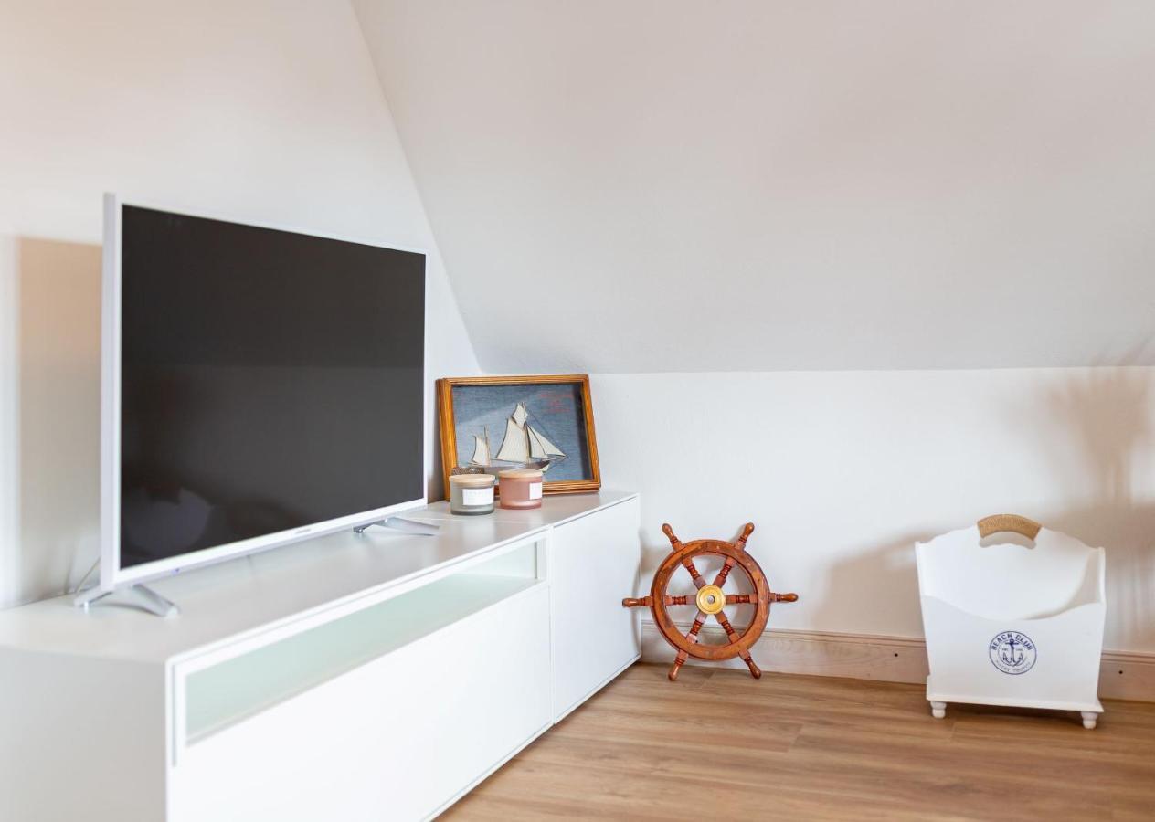 Friesenglueck Apartment เนเบอ ภายนอก รูปภาพ