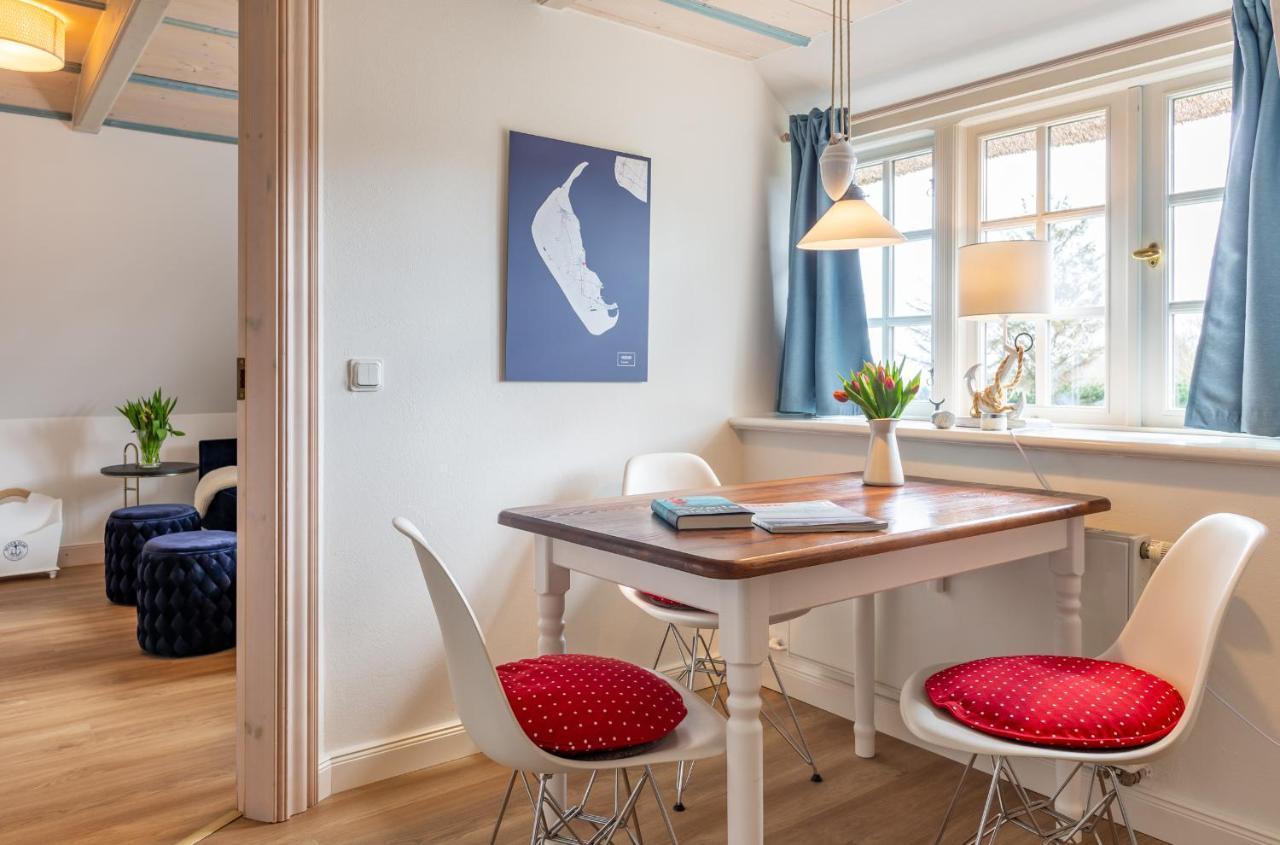 Friesenglueck Apartment เนเบอ ภายนอก รูปภาพ
