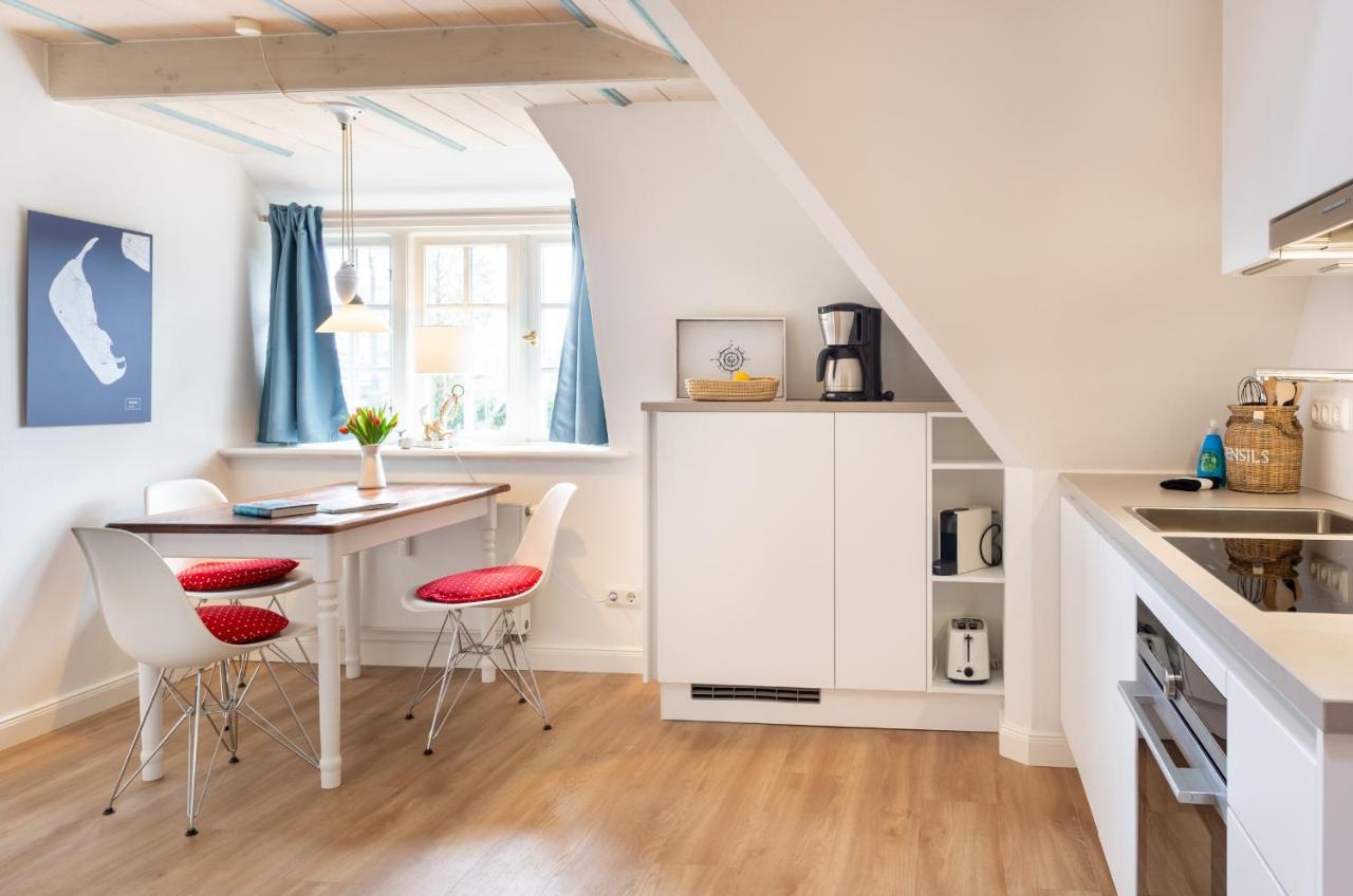 Friesenglueck Apartment เนเบอ ภายนอก รูปภาพ
